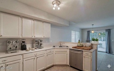 Experience refined living in this beautifully appointed 3 bed, 2 - photo 7