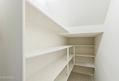 Experience refined living in this beautifully appointed 3 bed, 2 - photo 9
