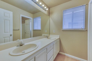 Beautiful 4 bedroom 2.5 bath home with tons of curb appeal is - photo 30