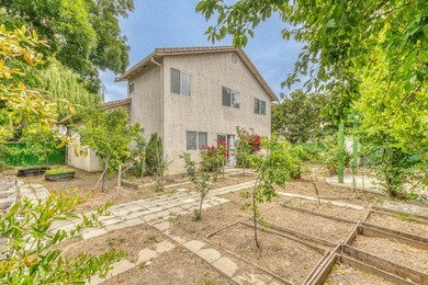 Beautiful 4 bedroom 2.5 bath home with tons of curb appeal is - photo 31