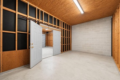 Discover the charm and character of this custom-built cedar home - photo 31