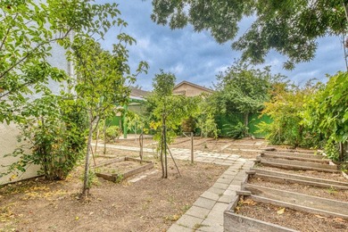 Beautiful 4 bedroom 2.5 bath home with tons of curb appeal is - photo 36