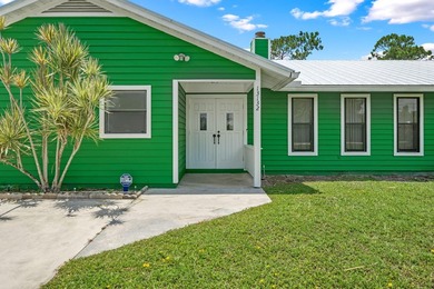 Discover the charm and character of this custom-built cedar home - photo 38