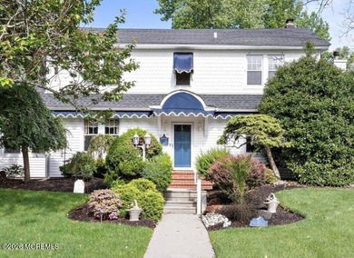Wonderful curb appeal on this meticulously kept colonial w/the - photo 1