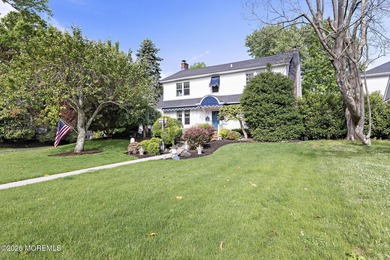 Wonderful curb appeal on this meticulously kept colonial w/the - photo 2