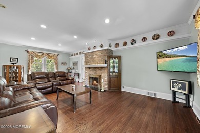Wonderful curb appeal on this meticulously kept colonial w/the - photo 10