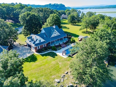 Welcome to your dream home on Piney Bay! This exquisite property - photo 5