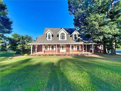 Welcome to your dream home on Piney Bay! This exquisite property - photo 8
