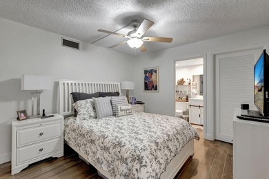 Rare 1st Floor Gem in Isle of Capri - Fully Updated! Experience - photo 21