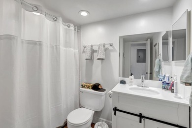 Rare 1st Floor Gem in Isle of Capri - Fully Updated! Experience - photo 22
