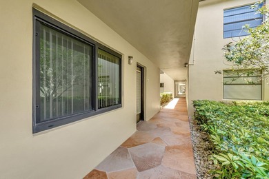 Rare 1st Floor Gem in Isle of Capri - Fully Updated! Experience - photo 23