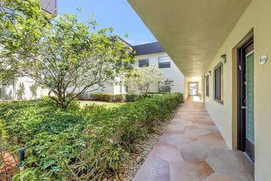 Rare 1st Floor Gem in Isle of Capri - Fully Updated! Experience - photo 24