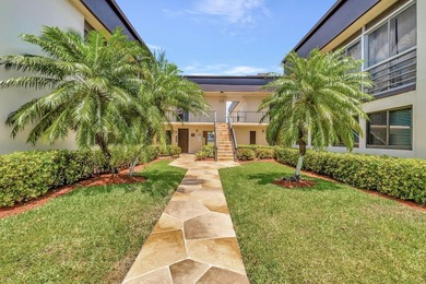 Rare 1st Floor Gem in Isle of Capri - Fully Updated! Experience - photo 27