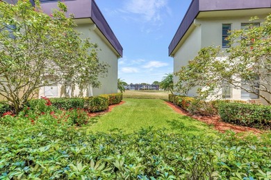 Rare 1st Floor Gem in Isle of Capri - Fully Updated! Experience - photo 28