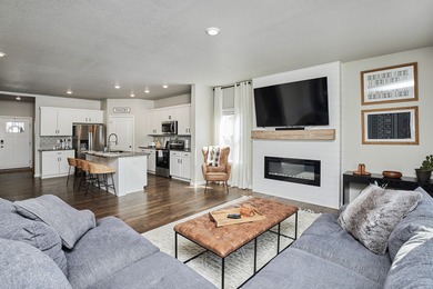 Saylorville Lake Home For Sale in Ankeny Iowa