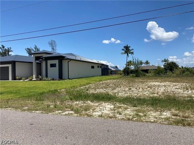 Located in the heart of Cape Coral, this waterfront lot is - photo 2