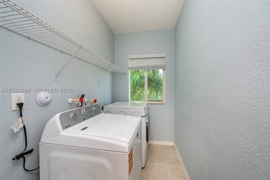 Beautiful 3-bedroom, 2.5-bath corner-unit townhome features - photo 22