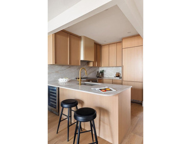 IMMEDIATE OCCUPANCY Experience full-floor living in the heart of - photo 5