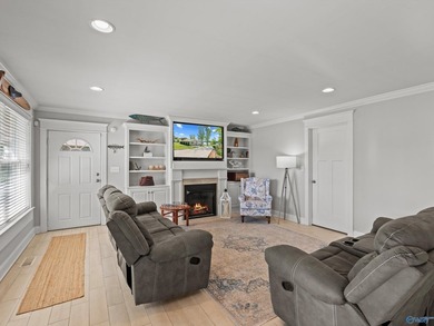 Beautifully updated home on Elk River! 3BR/2BA 1320sf house with - photo 5