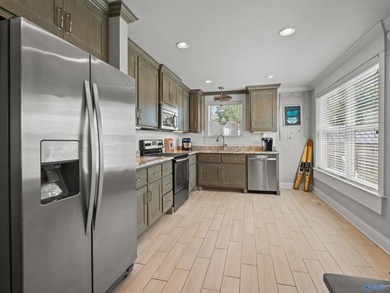 Beautifully updated home on Elk River! 3BR/2BA 1320sf house with - photo 10