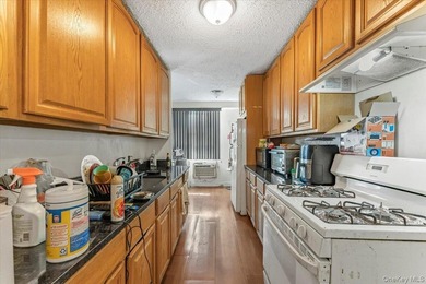 Step into this beautiful one-bedroom in a high rise building - photo 5