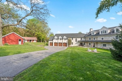Poised at the end of a picturesque, tree-lined lane, 1660 Hidden - photo 7