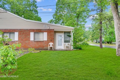 This charming one-bedroom, one-bath residence offers a spacious - photo 5
