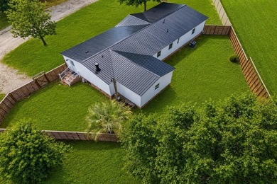 Completely Renovated Home on your owned 1/2 Acre lot with No HOA - photo 2