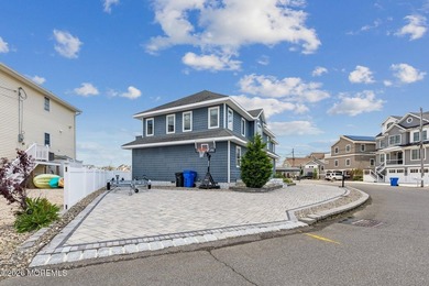 Fabulous waterfront BEACH home on sought-after Chadwick Island! - photo 4