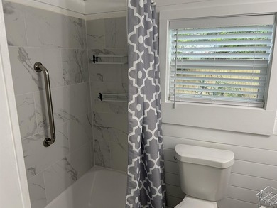 Lovely totally renovated home in Windjammer Village. Just a - photo 10