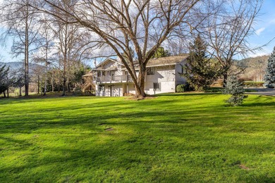 (private lake, pond, coastal) Home For Sale in Rogue River Oregon