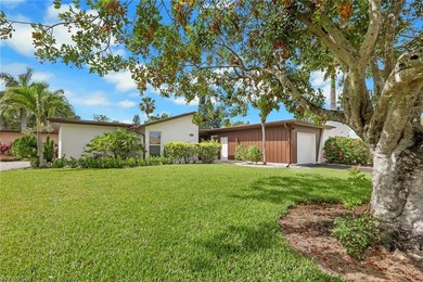 Nearly New 3 bedroom/ 2 bath duplex villa on The Glades golf - photo 3