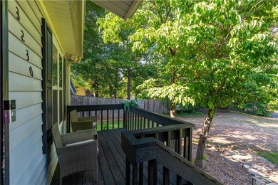 Wonderful 3BD/2BA Traditional Home with Huge Private Fenced Back - photo 12