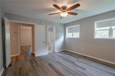 Wonderful 3BD/2BA Traditional Home with Huge Private Fenced Back - photo 26