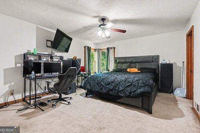A private lake retreat priced below appraised value. Discover - photo 33
