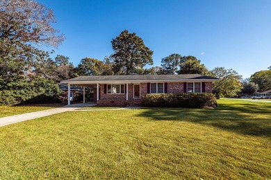Welcome to this charming home located on North Mayflower Drive - photo 1