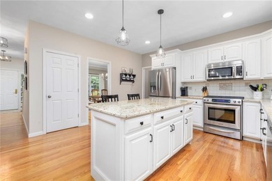 Beautifully maintained one owner home in Prides Crossing. This - photo 9