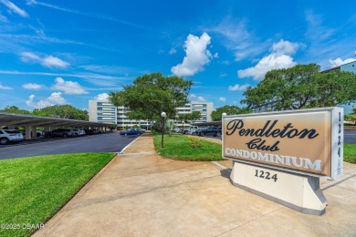 (private lake, pond, creek) Condo For Sale in Daytona Beach Florida