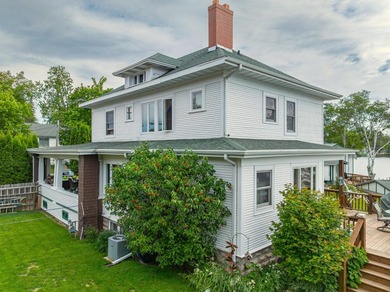 Experience the charm of a century-old historic home at the heart - photo 3