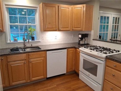 Immaculately maintained by the original owner, this 4 / 5 - photo 4