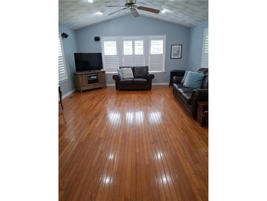 Immaculately maintained by the original owner, this 4 / 5 - photo 7