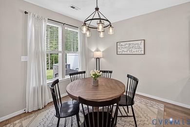 Welcome to Magnolia Green! This beautifully maintained end-unit - photo 5