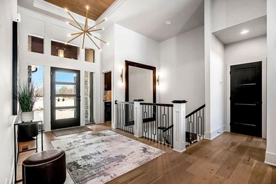 Welcome to this stunning home with a light-filled entry that - photo 3