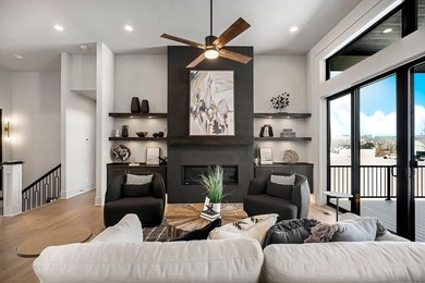 Welcome to this stunning home with a light-filled entry that - photo 5