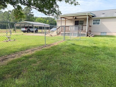 Move right into this beautifully maintained 3-bedroom, 2-bath - photo 11