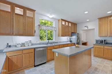 First time on the market! Spacious 2,560 sq ft manufactured home - photo 17
