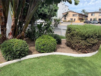 This property is located along Venice Blvd and features 5 units - photo 8
