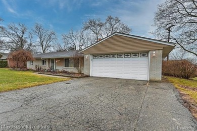 Lake Home For Sale in Waterford, Michigan