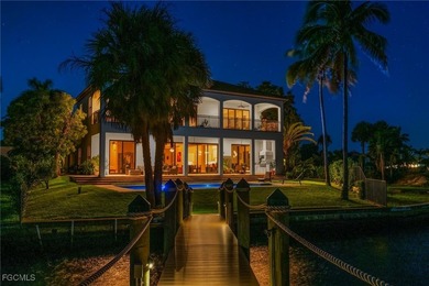 LUXURY RIVERFRONT LIVING. Custom Carlton-Naumann 6,394 Sq. ft - photo 6