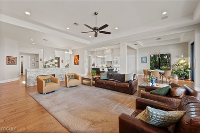 LUXURY RIVERFRONT LIVING. Custom Carlton-Naumann 6,394 Sq. ft - photo 10
